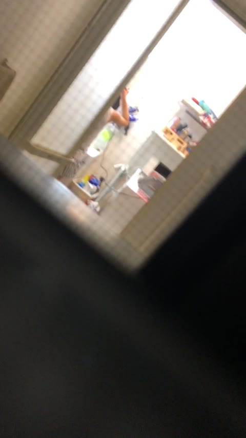         民家の美形娘お風呂盗撮１
    