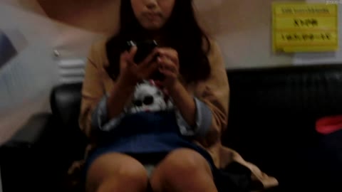         激ロリ娘の可愛いお顔と純白パンツをじっくり！見た目の幼さと相性抜群の白Pが萌える極上対面パンチラ～FHD動画編～
    