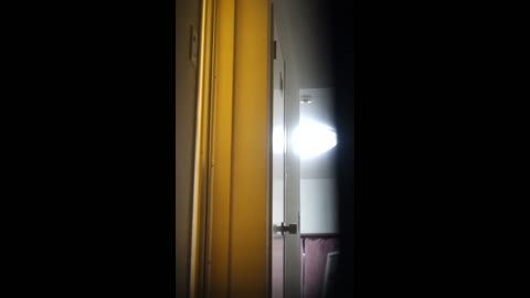         アイドルのように可愛い大学1年生、マシュマロのようなおっぱいが揺れる
    