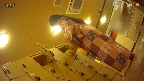         【神降臨 限定プレミアム】後ろ姿が屈んだ時に見える具　年季入り下着のお姉さん【限定版21】
    