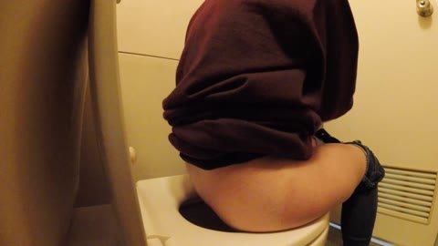         《居酒屋盗撮10》人妻パートタイマー, 女子●生古着屋試着室 ②
    