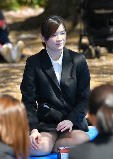         満開☆お花見でおパンツも丸見えほろ酔い女子たちをナマ激写！
    