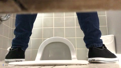         【傑作】15名美女揃いの丸見え和式
    