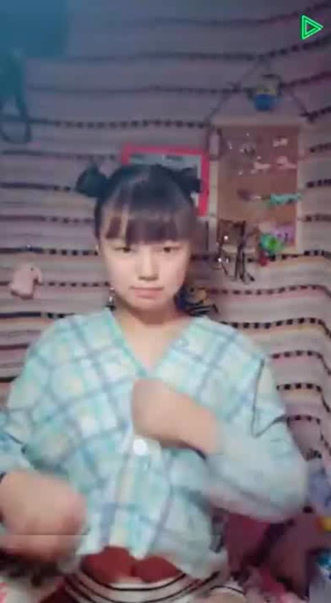         【無】JCくらいの美少女の自撮り
    