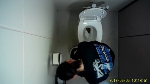         とある学校のトイレ ＃２
    