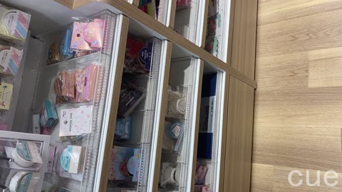         芋っ娘制服のｃ追い撮り☆はみはみPの幼顔娘粘着取り♬ほか５作品
    