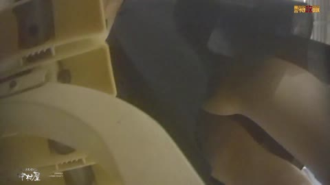         幻 プール編No.013 2人で入るシャワールーム途中でハプニング ナイトプール盗撮
    