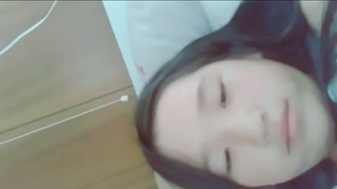         ﾒｶﾞﾈな真面目な子とビデオ通話♬初めて見るチンポに興味津々★★etc5作品+
    