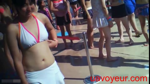         プール水着観察1
    