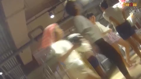         【幻 プール編 No.050】美ボディーのシャワーシーン
    