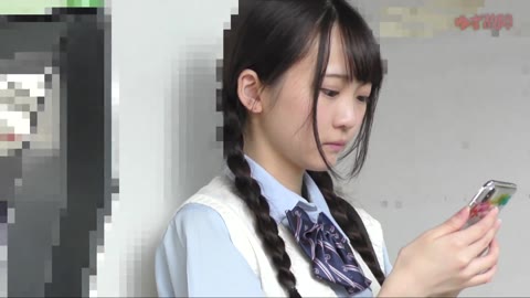         【電車チカン】顔出し制服J○★可憐すぎる奇跡の美少女に生中出し★トイレに連れ込み顔射！
    