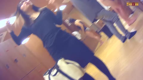         【神降臨 Vol.073】パンツを履きながら具をカメラに向ける
    