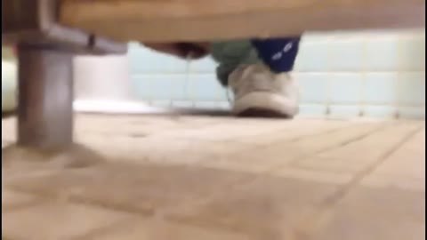         【総勢16名登場】完全マニア向け・・・激ヤバ丸見え和式
    