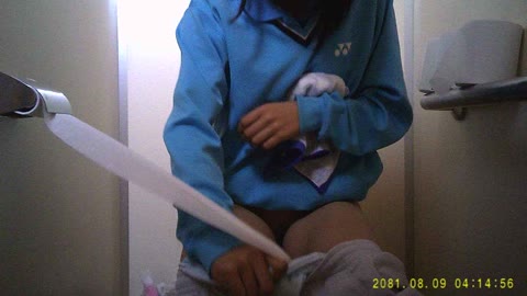         部活中に用をする少女たちを盗撮していく
    