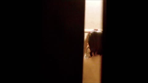         とある住宅街を深夜徘徊。うぶなJ〇娘たちのお風呂
    