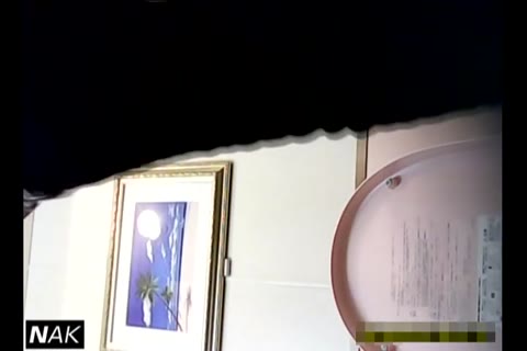         おしっこを我慢する女子８
    