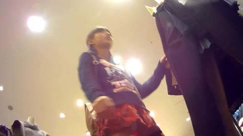         美少女系のcクラス♪ミニスカニーハイ娘の白パンツ直下から覗き見！ほか５作品
    