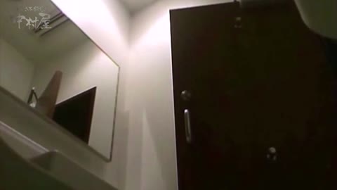         女子トイレ盗撮～某ファミレス編～vol.04
    