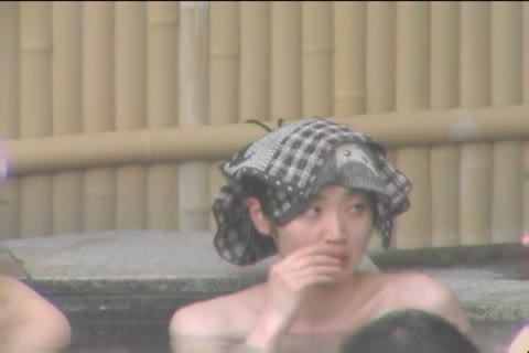         高画質露天女風呂観察 vol.019
    