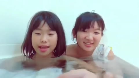         お風呂配信してしまうｓ姉妹
    