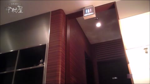         女子トイレ盗撮～某ファミレス編～vol.18
    