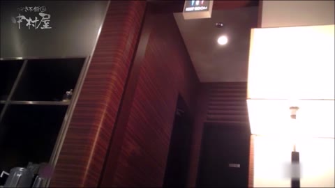         女子トイレ盗撮～某ファミレス編～vol.19
    