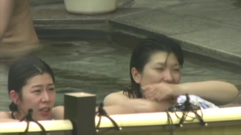         高画質露天女風呂観察 vol.024
    