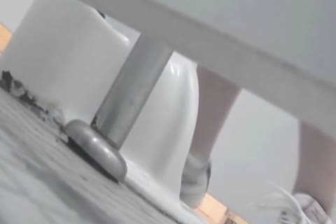         無修正　HD高画質週末限定（ワカメの「大」いただきました) 和式トイレスマホ盗撮
    