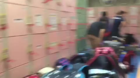         現役アスリートの水着着替え第1弾
    