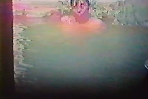         私がガチで8mm撮影で撮った露天風呂/顔はNGです。
    