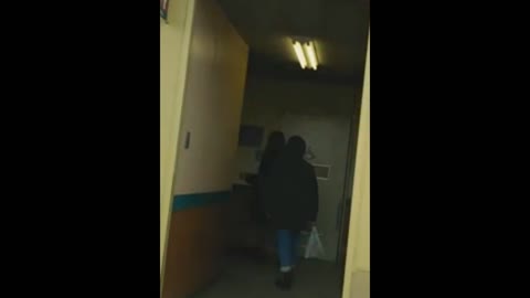         プロ〇ーサーの話しながらう〇こ全部ＯＢアナル気張ってパクパクホールから残便まる見せ
    