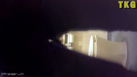         カメラ目線のままキバリ出す娘の苦し気な息づかい
    