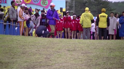         【動画】スタート前にトイレへ行けず おしっこ我慢 JC風 マラソン大会 スタート前風景
    