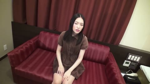         無　清楚黒髪スレンダー美女
    