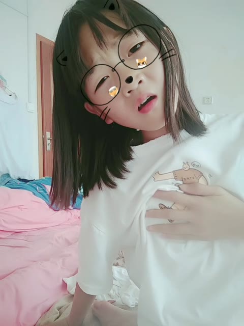         気持ちいいが大好き♬ぷるぷるんおっぱいのシーちゃん配信中～☆ほか7本+
    