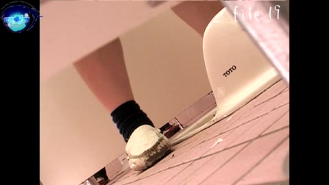         マ○コ丸見え！！第二体育館潜入撮File.19前編
    
