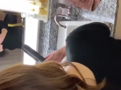         抑えきれない性欲を爆発させる淫乱妻
    