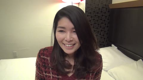         出会い系でみつけた欲求不満な美人妻２ｘ歳と本能剥き出しの生ハメッ♪
    