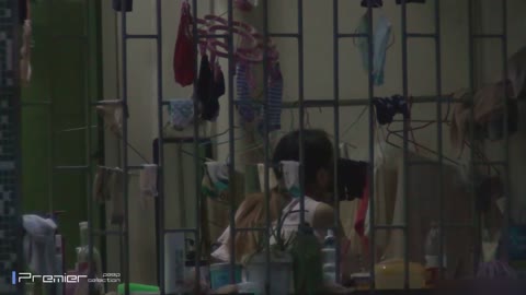         【百目さんの盗撮コレクション】美女の痴態に密着！洗面所で入浴！
    