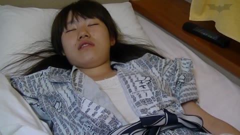         昏睡・ヤバ目。ぴくりとも動かない娘たちの無防備まんｋ
    