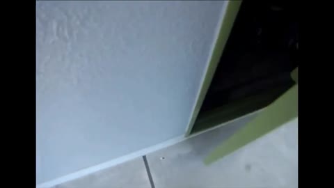         【素人】実録・個人撮影★旦那が居ない平日の昼間に家に上り込み他人妻を弄び♥
    