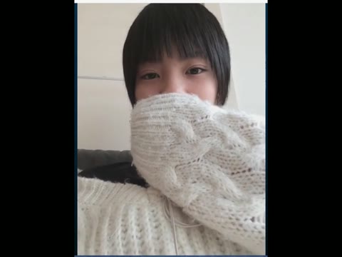         前髪は自分で…
    