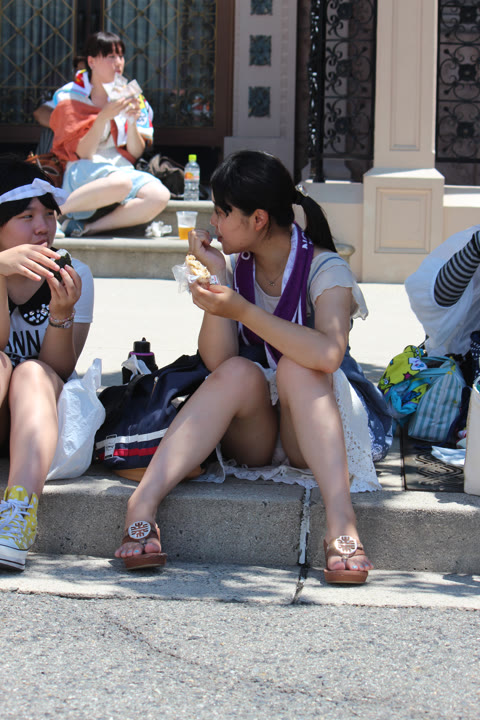         公園でM字まるみえ○学生の喰い込み生ぱんちゅ♪etc３本
    