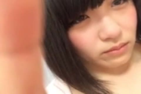         無臭　美少女笑顔で開脚満開
    