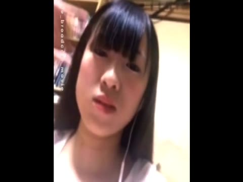         テレビ電話でおっぱい出しのK
    