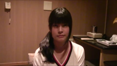         処女喪失。初めてなのに濡れまくり。真正スケベな18歳に生で
    