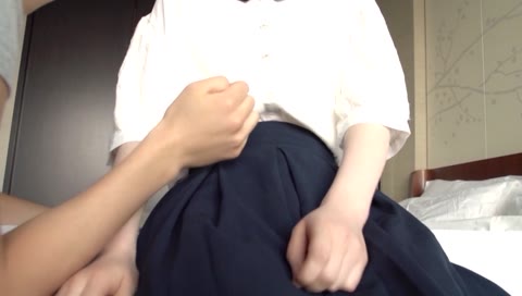         恥じらい震えながらの初体験。ウブ娘の処女喪失動画
    