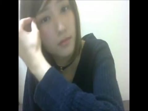         美女が母乳直飲み
    