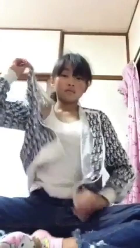         有名SNSで大量♪ｃやｋのスマホの中身がきけん！etc大量動画像
    