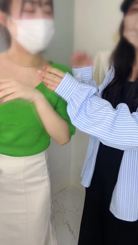         胸ちら14　ハプニング/アパレル店員・インスタライブ中にぽろり
    